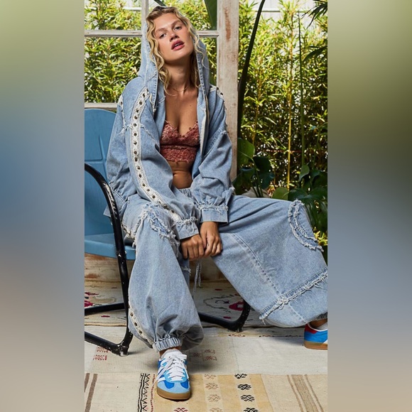 P97. NEW POL Boho Denim Blue Jacket W/Studs & Lace Details - Picture 2 of 8